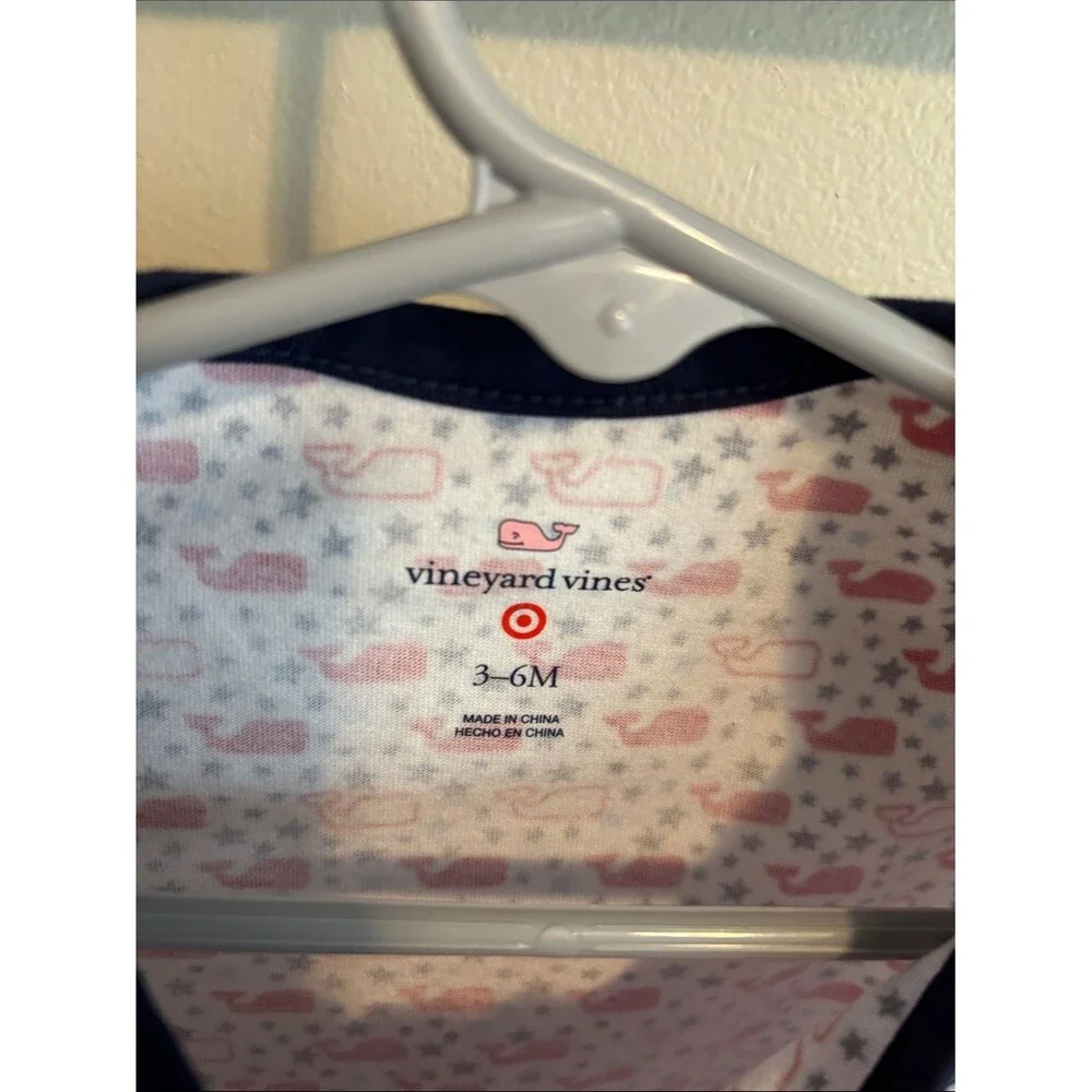 Vineyard Vines White Bodysuit with Red Whale & Navy Trim size 3-6 months